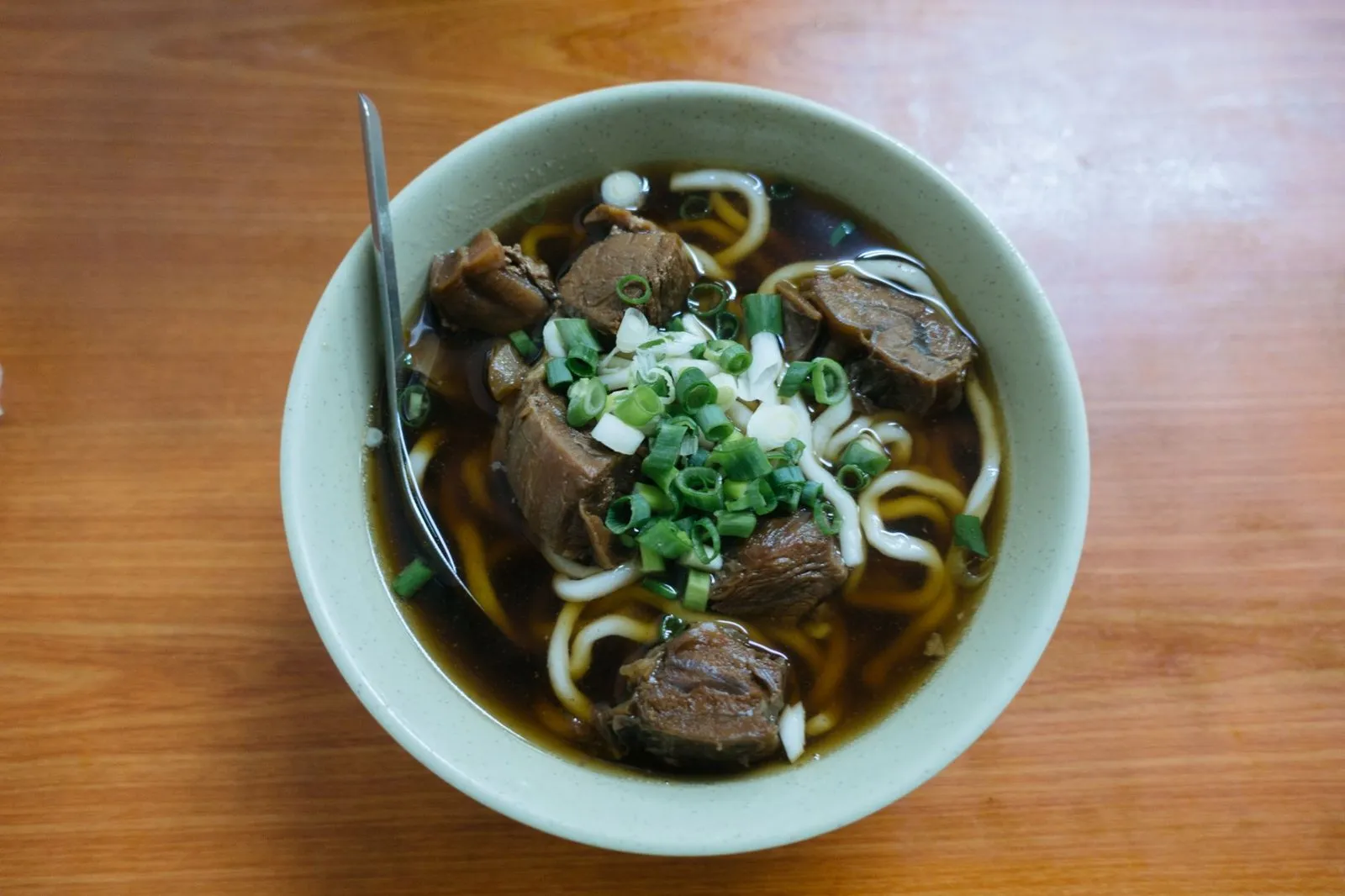 台中北屯在地銅板美食散步|住北屯佩德先生,老店麵攤鵝肉飯吃一整天