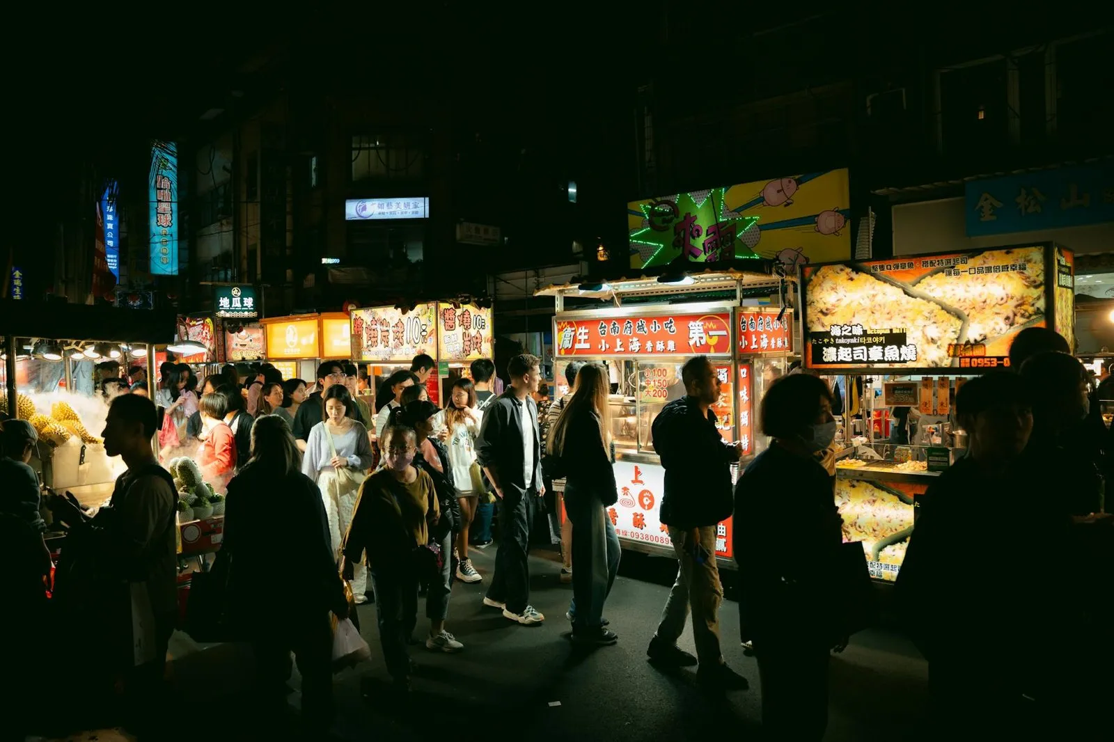2026 北屯免費一日遊|水湳市場 + 一德洋樓 + 四張犁夜市,住北屯佩德先生開車 5 分鐘吃逛免花錢
