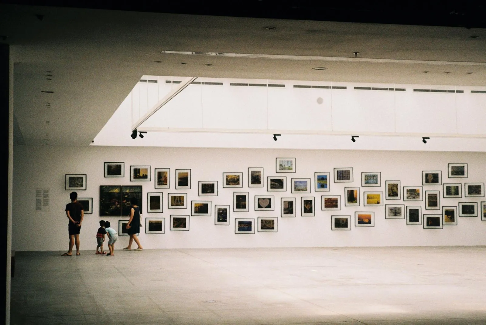 台中勤美術館春季展《你缺藝術家嗎?》|帶小孩看當代藝術,北屯親子住宿推薦